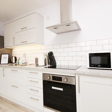 Apartment 46 Luna With Free Parking Йорк Екстериор снимка