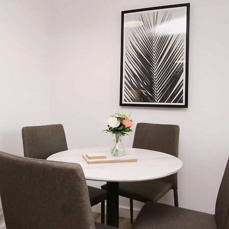 Apartment 46 Luna With Free Parking Йорк Екстериор снимка