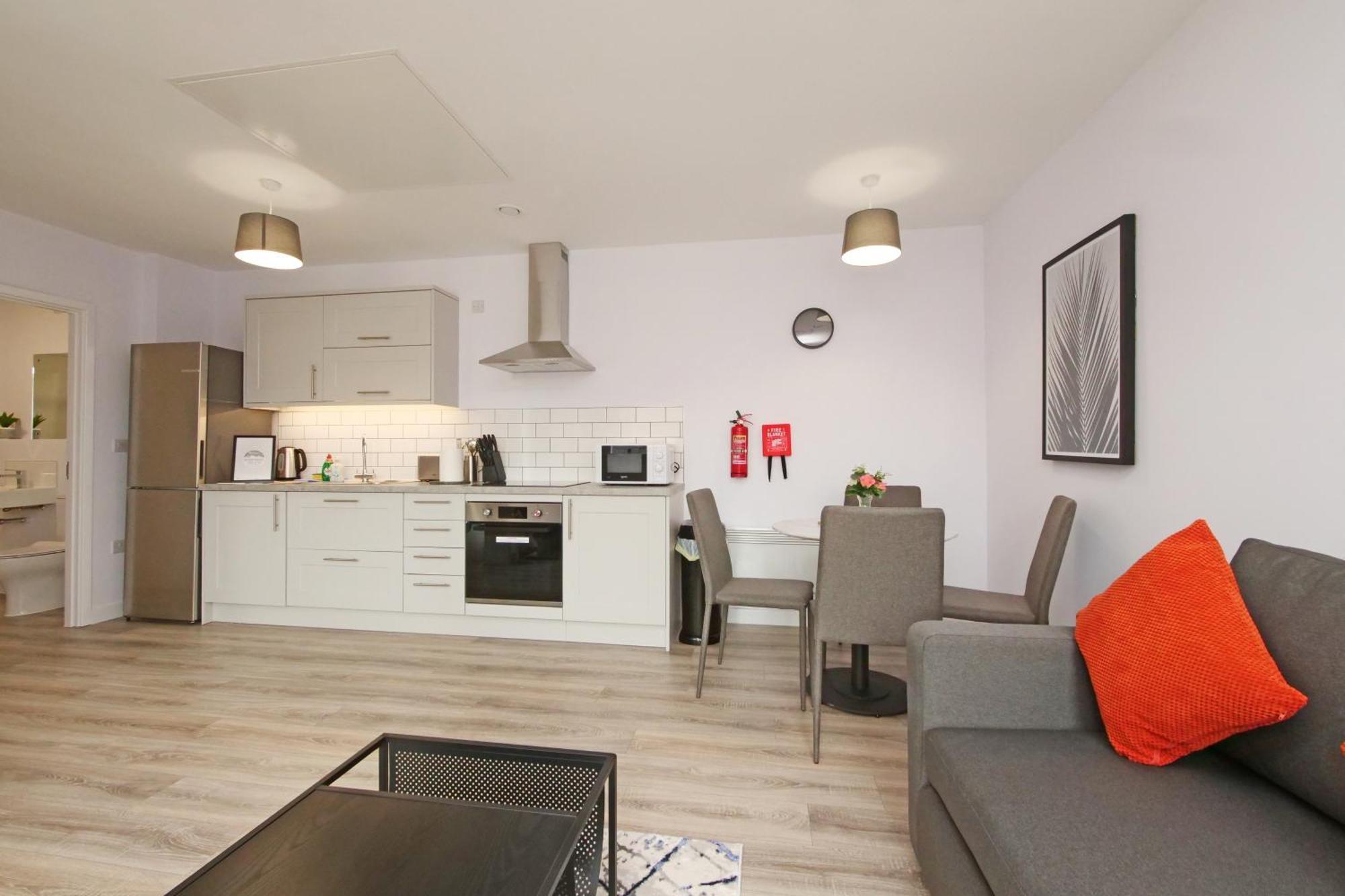 Apartment 46 Luna With Free Parking Йорк Екстериор снимка