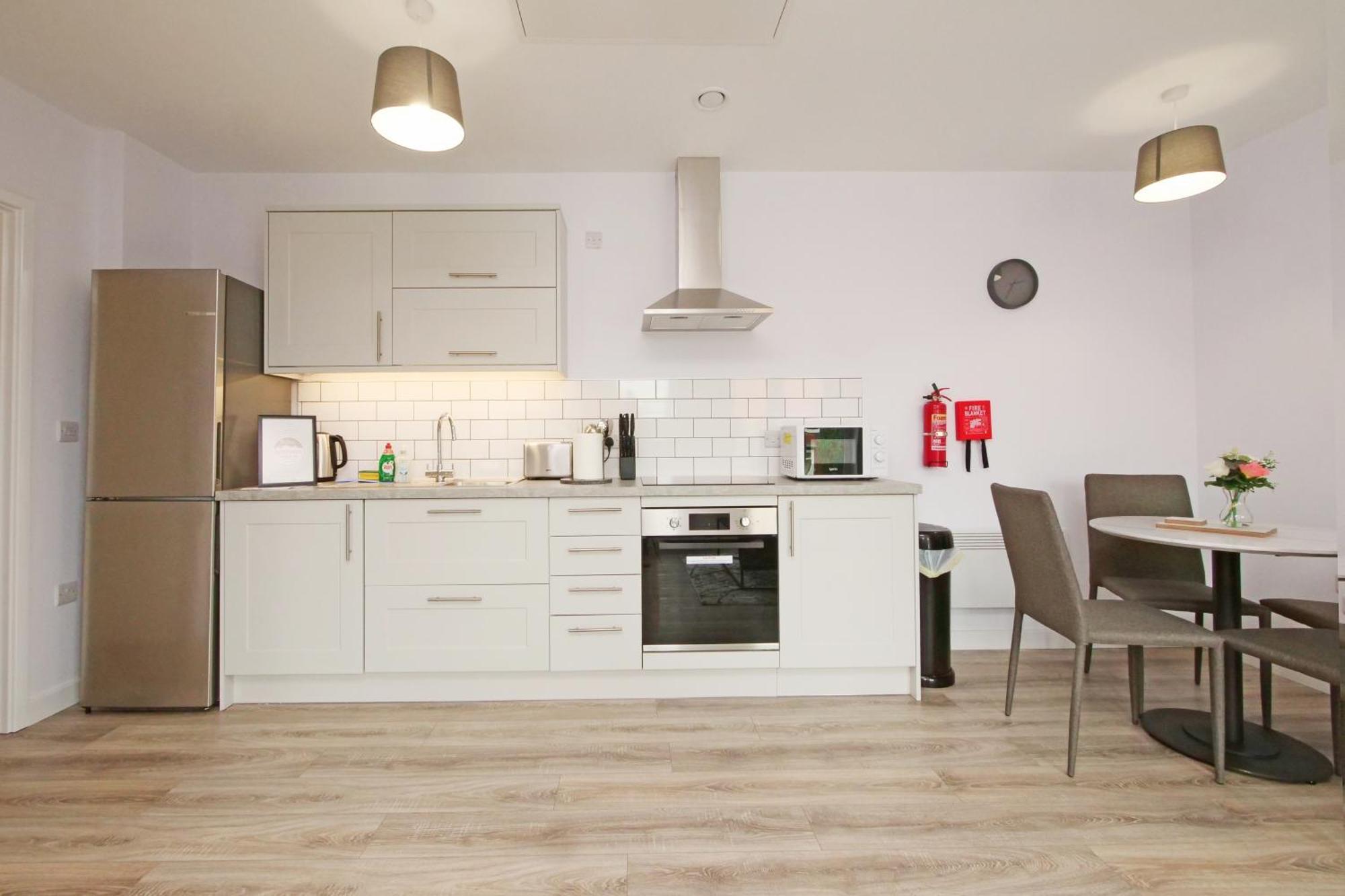 Apartment 46 Luna With Free Parking Йорк Екстериор снимка