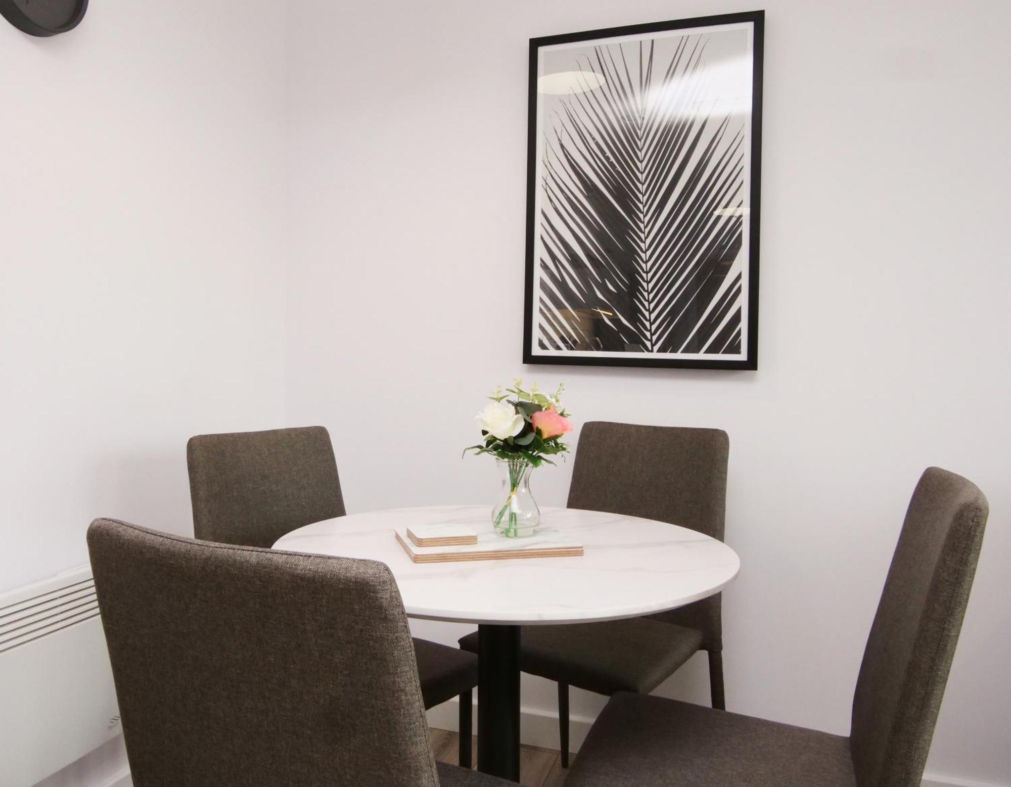 Apartment 46 Luna With Free Parking Йорк Екстериор снимка